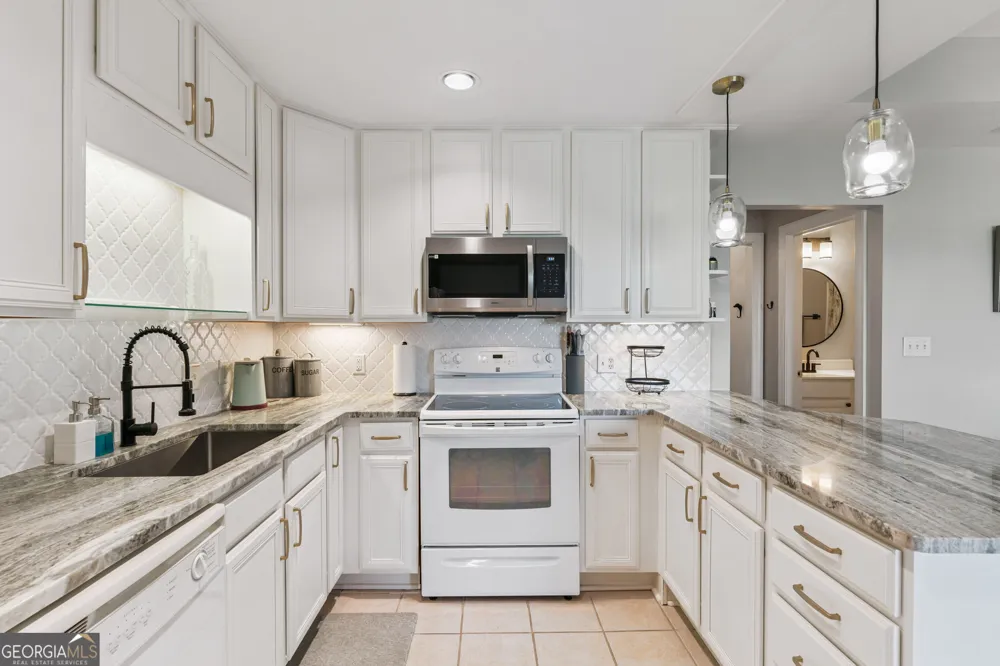 91 Screven ST Darien, GA 31305