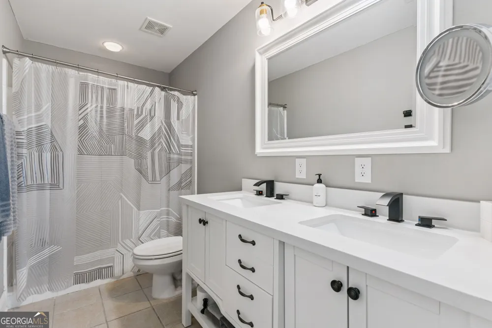 91 Screven ST Darien, GA 31305