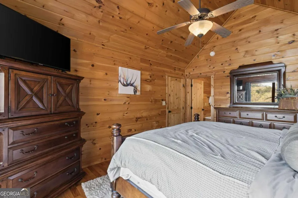 113 Dallas LN Blue Ridge, GA 30513