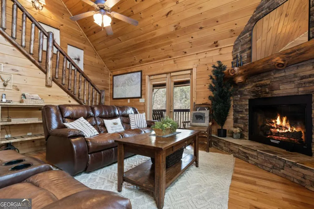 113 Dallas LN Blue Ridge, GA 30513