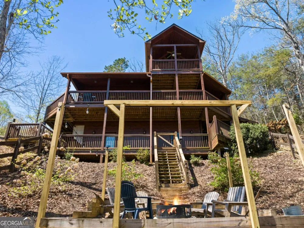 113 Dallas LN Blue Ridge, GA 30513