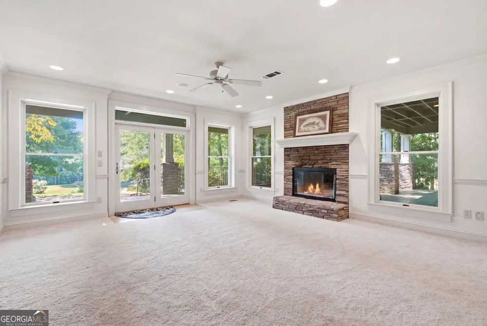 127 Mills LN Ball Ground, GA 30107