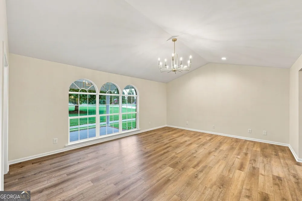 5573 Clarks Bridge RD Clermont, GA 30527