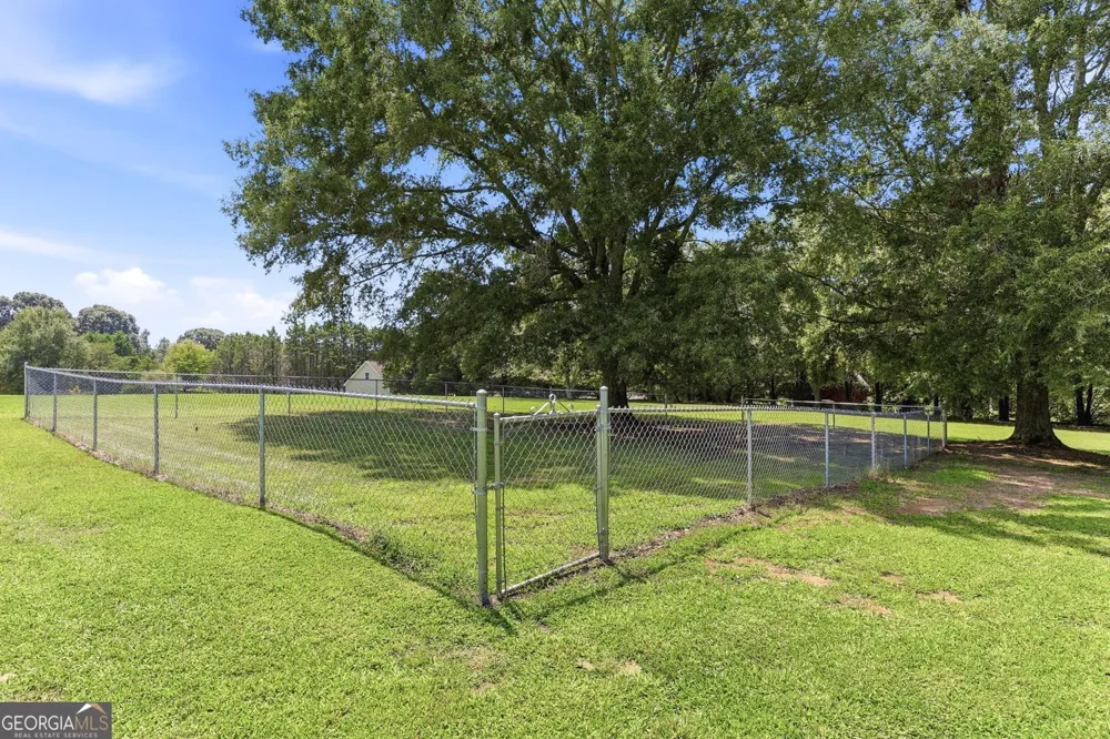 5573 Clarks Bridge RD Clermont, GA 30527