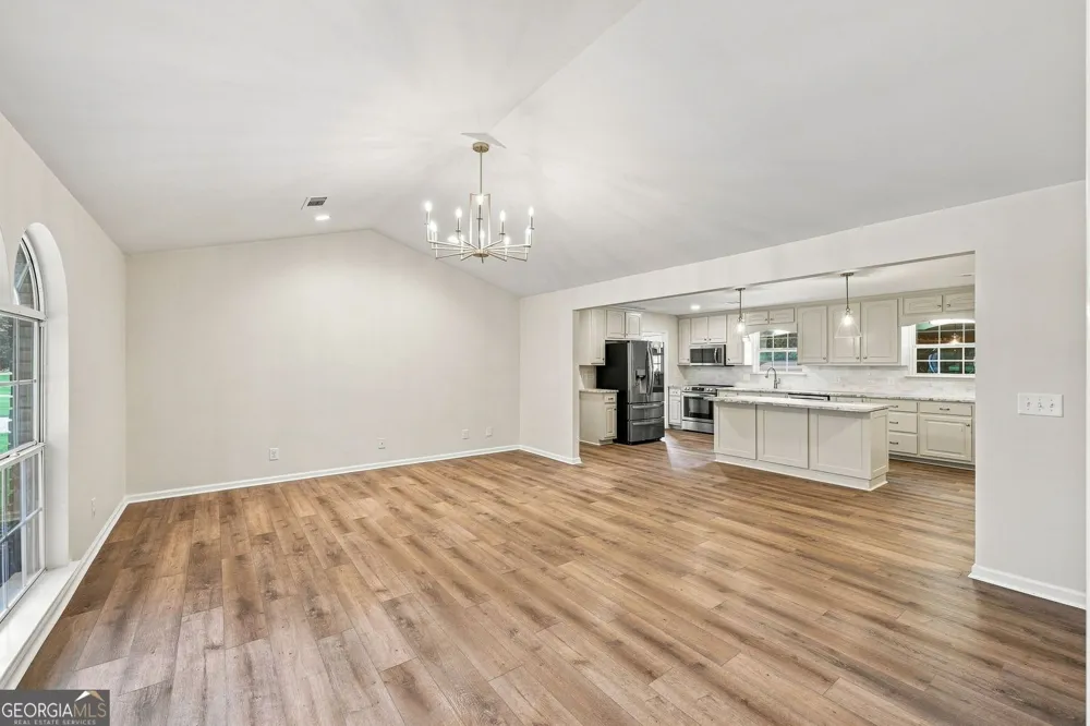 5573 Clarks Bridge RD Clermont, GA 30527