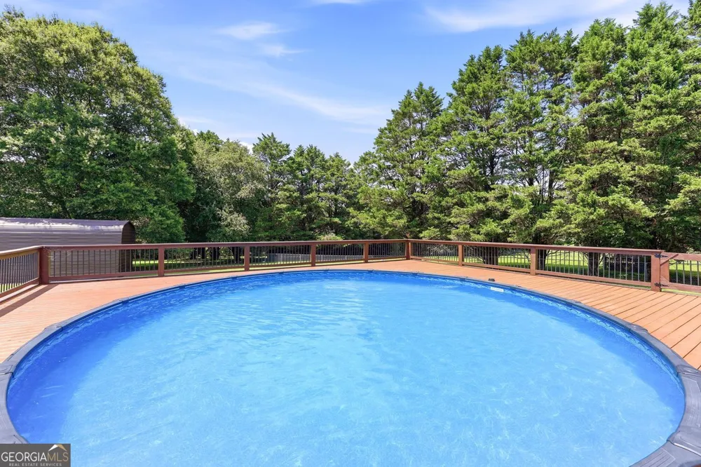 5573 Clarks Bridge RD Clermont, GA 30527