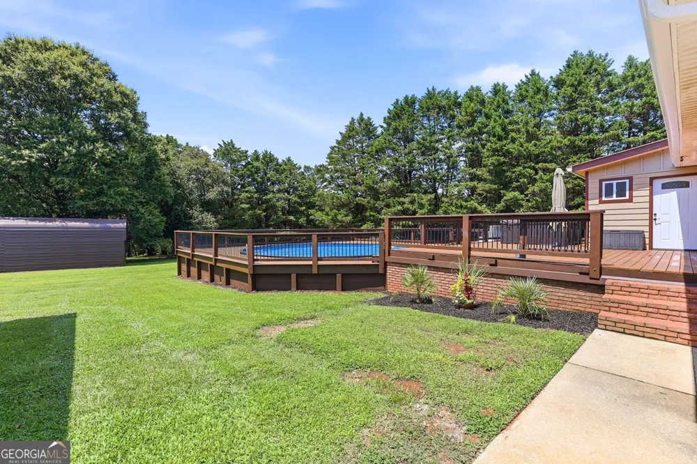 5573 Clarks Bridge RD Clermont, GA 30527