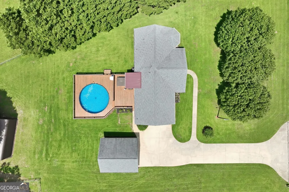 5573 Clarks Bridge RD Clermont, GA 30527