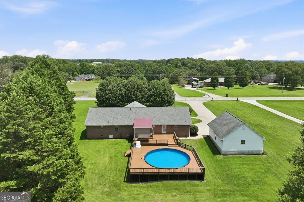 5573 Clarks Bridge RD Clermont, GA 30527