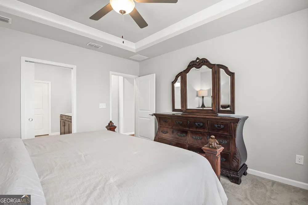 1002 Dirr DR Griffin, GA 30223