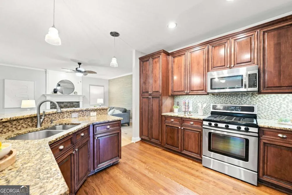 7350 Devonhall WAY Johns Creek, GA 30097