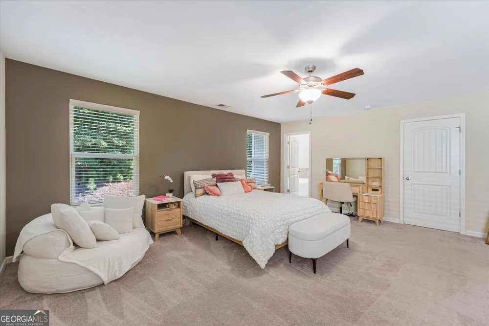 62 Seabiscuit CT Newnan, GA 30263