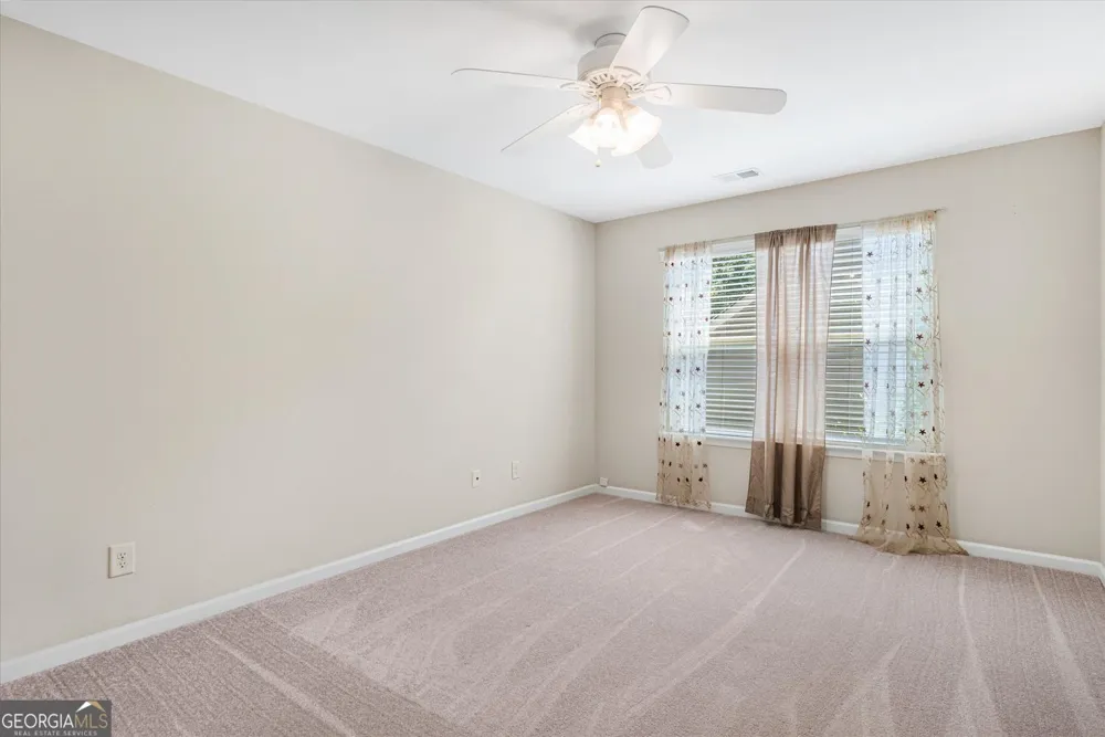 62 Seabiscuit CT Newnan, GA 30263