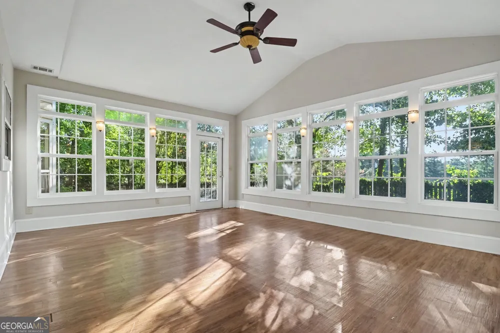 2042 Fox Hound WAY Lawrenceville, GA 30043