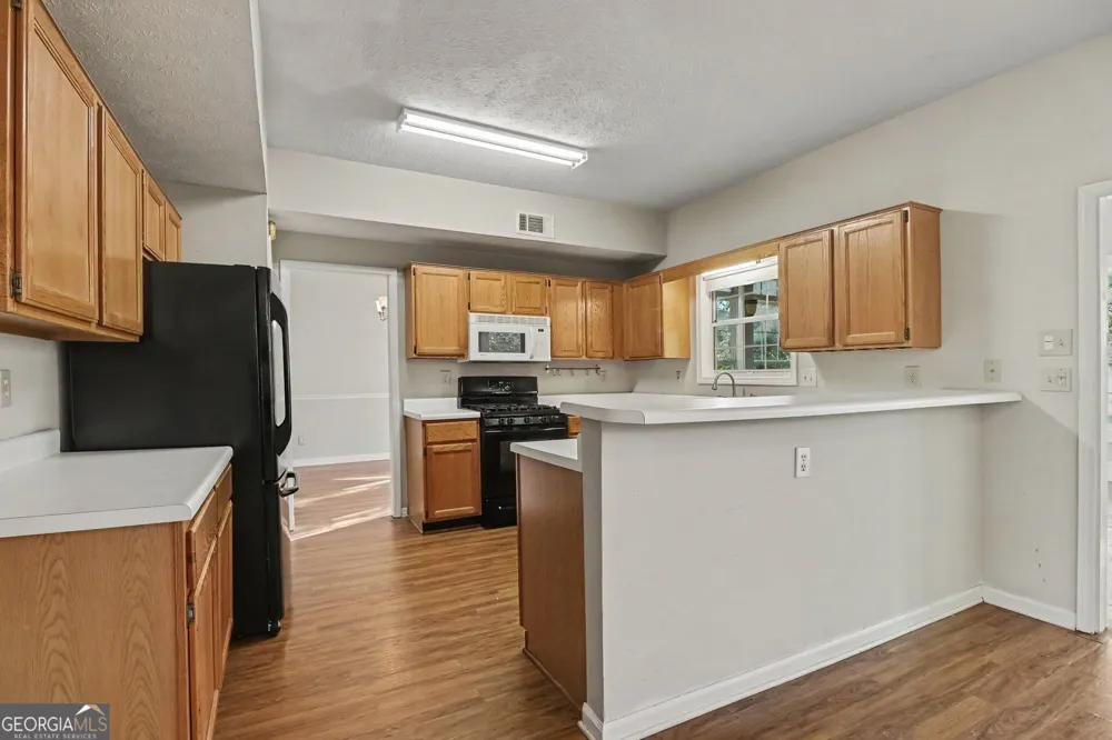 2042 Fox Hound WAY Lawrenceville, GA 30043