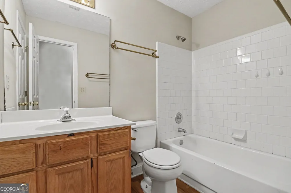 2042 Fox Hound WAY Lawrenceville, GA 30043
