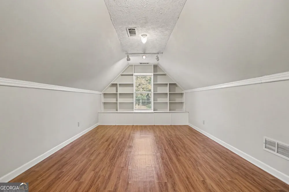 2042 Fox Hound WAY Lawrenceville, GA 30043