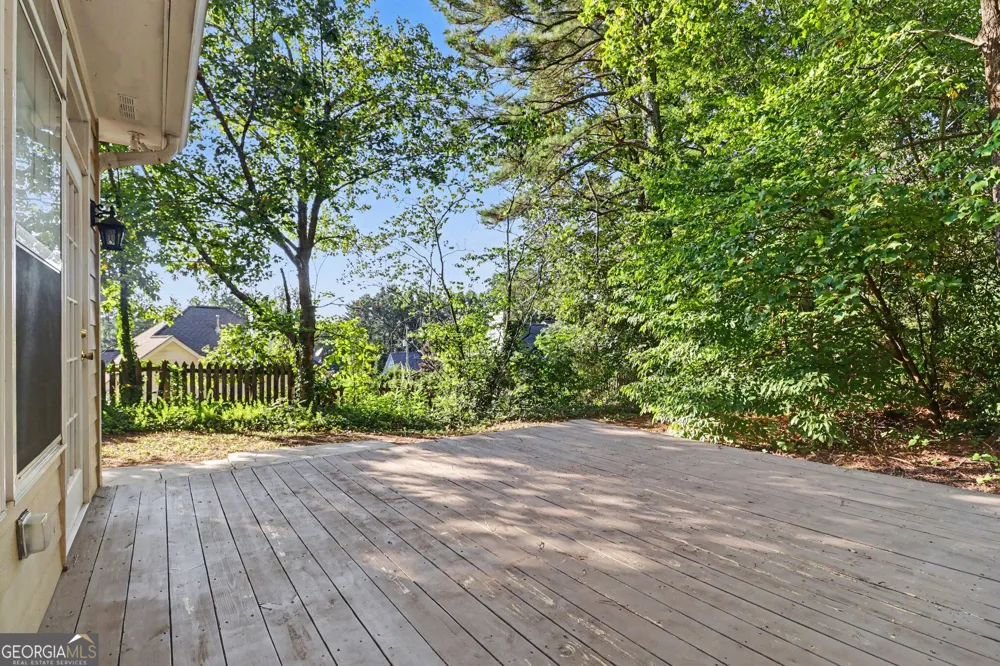 2042 Fox Hound WAY Lawrenceville, GA 30043