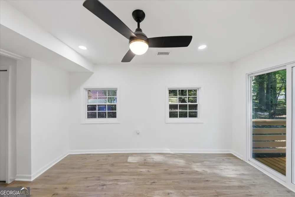 2082 Rosewood RD Decatur, GA 30032