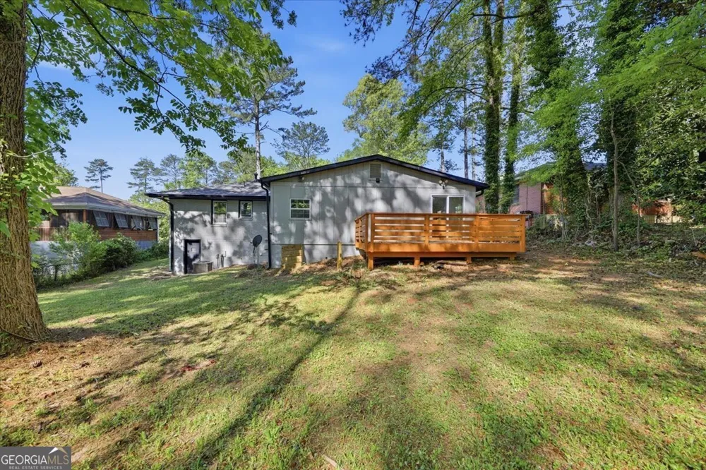 2082 Rosewood RD Decatur, GA 30032