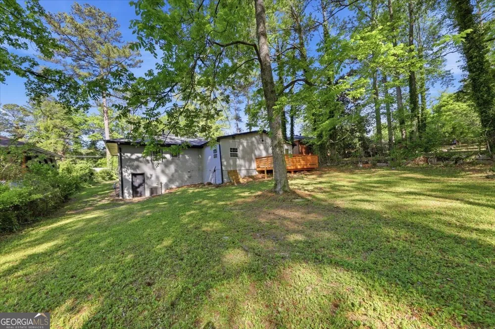 2082 Rosewood RD Decatur, GA 30032