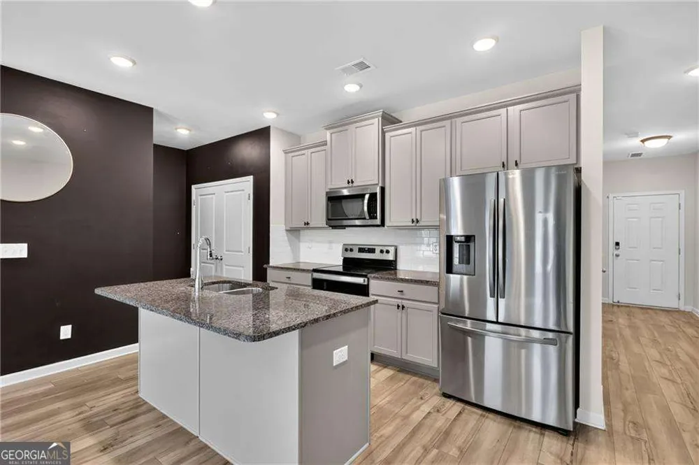 4711 Fairfax DR Oakwood, GA 30566