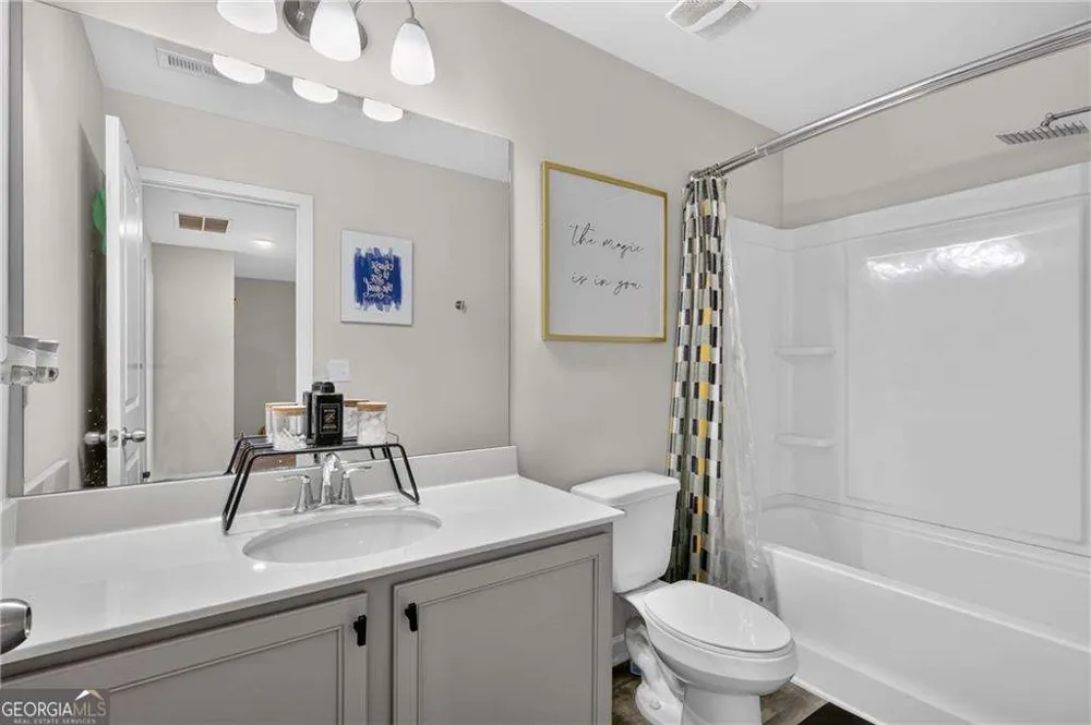 4711 Fairfax DR Oakwood, GA 30566