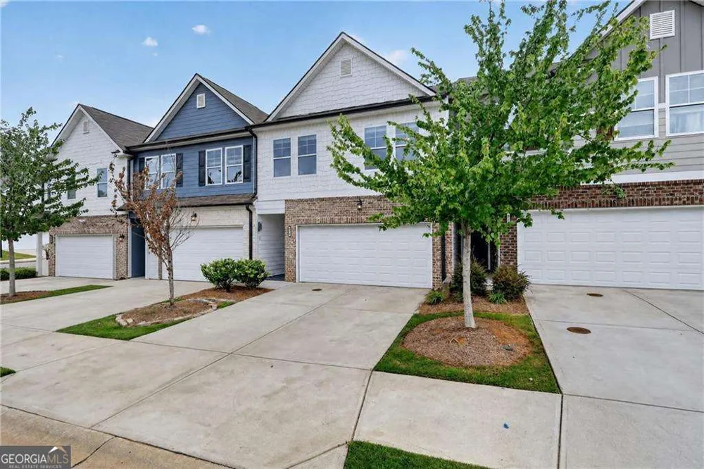 4711 Fairfax DR Oakwood, GA 30566