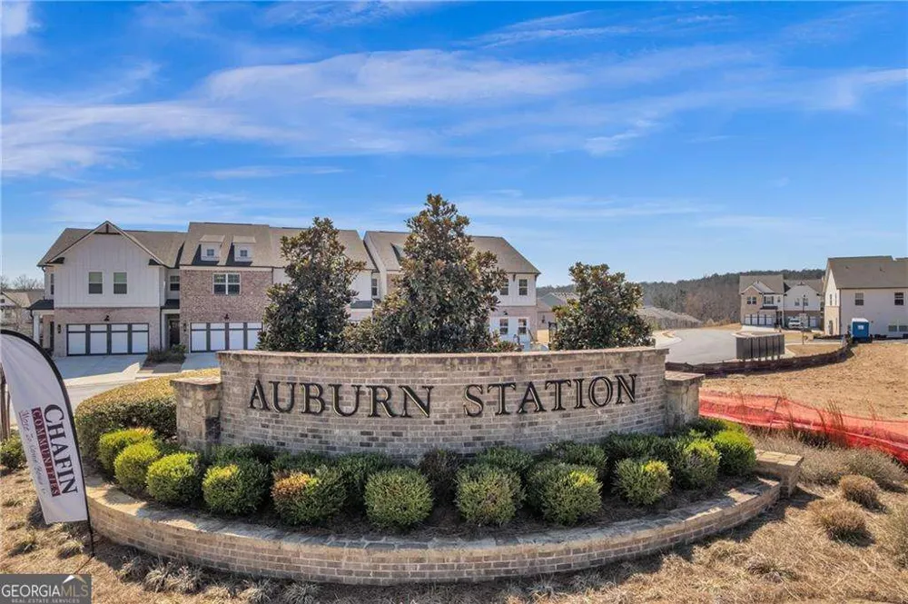 106 Creekside Bluff WAY Auburn, GA 30011
