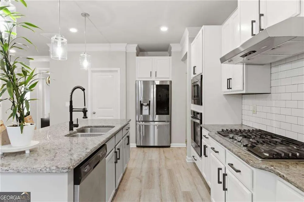 106 Creekside Bluff WAY Auburn, GA 30011