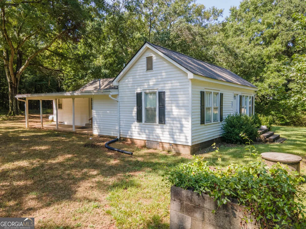 247 Ball ST Moreland, GA 30259