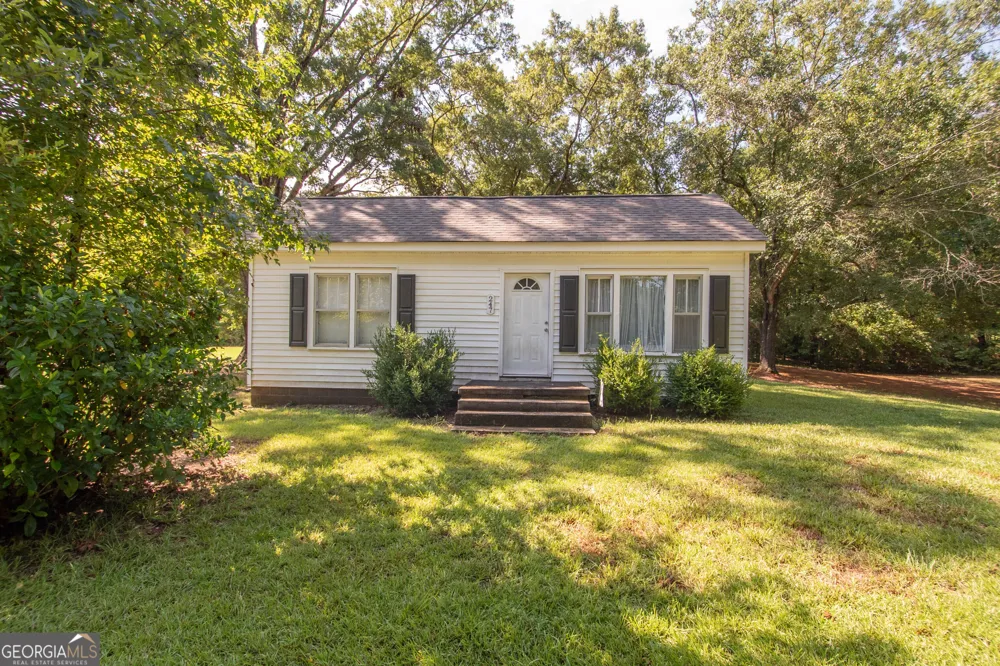 247 Ball ST Moreland, GA 30259
