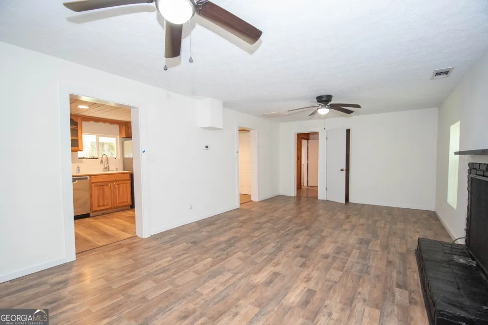 247 Ball ST Moreland, GA 30259