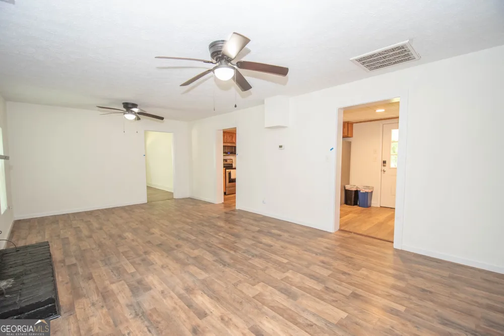 247 Ball ST Moreland, GA 30259