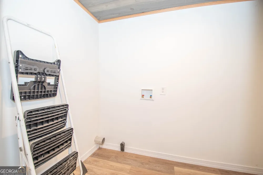 247 Ball ST Moreland, GA 30259