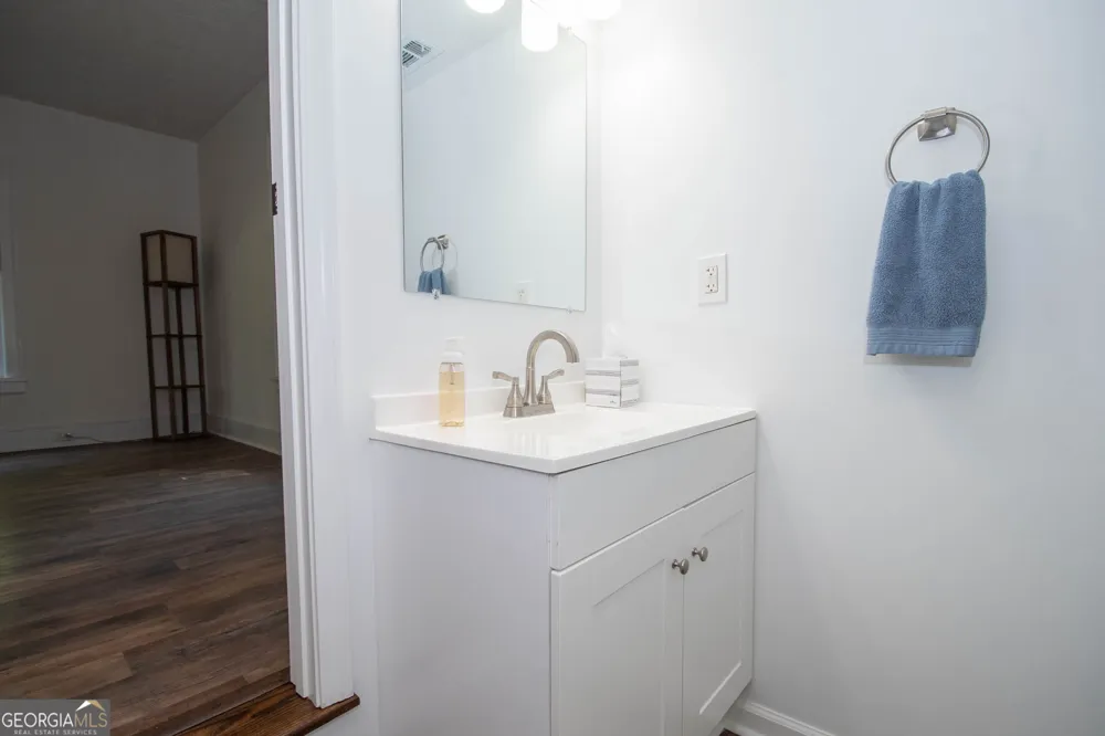 247 Ball ST Moreland, GA 30259