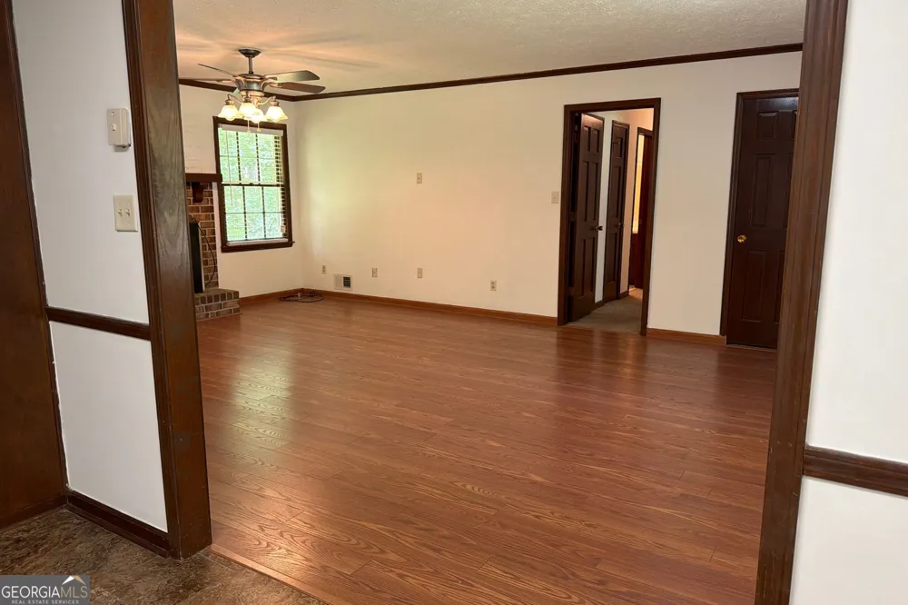 310 Sharon DR Fayetteville, GA 30214