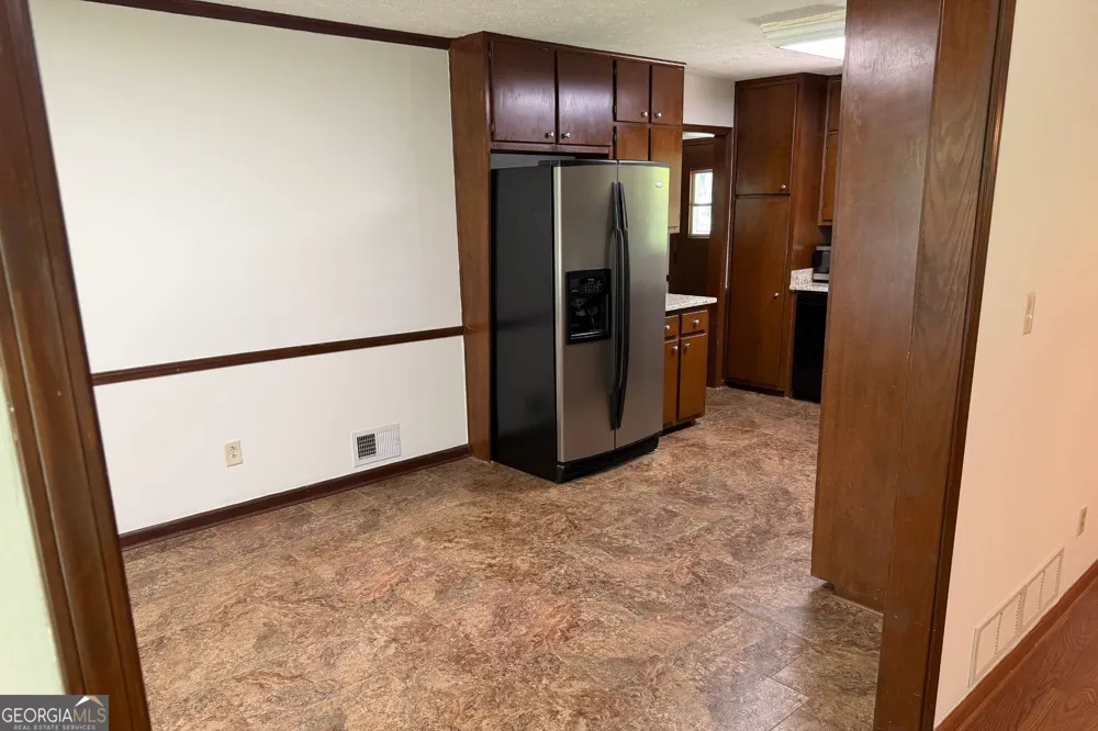 310 Sharon DR Fayetteville, GA 30214