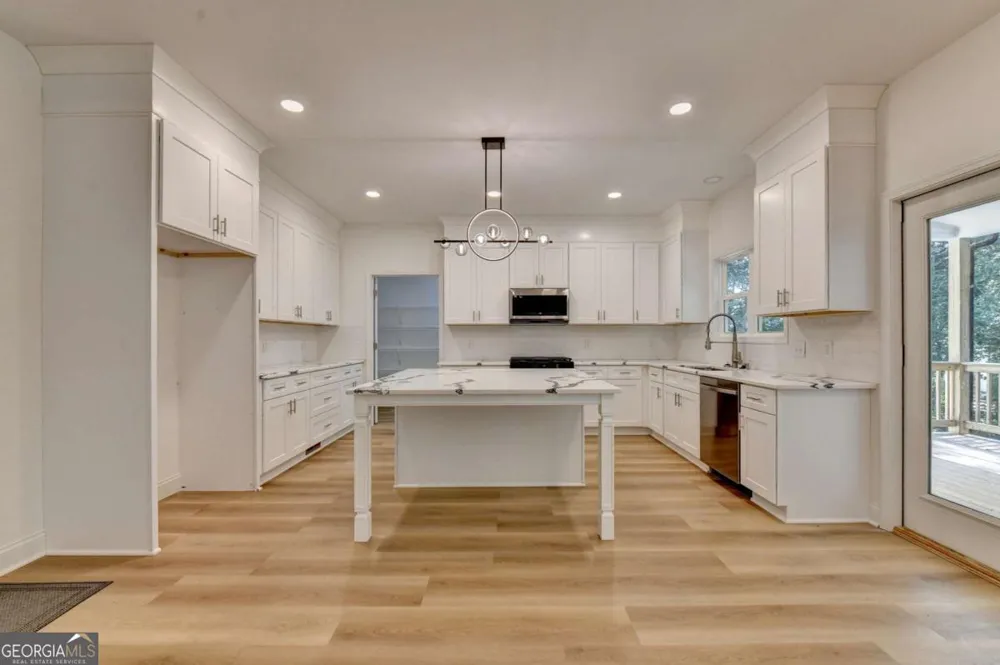9135 Fox Trail LN Gainesville, GA 30506