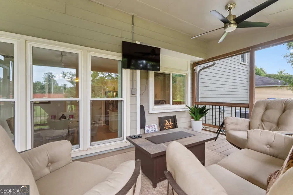 2057 Devonhurst DR Powder Springs, GA 30127