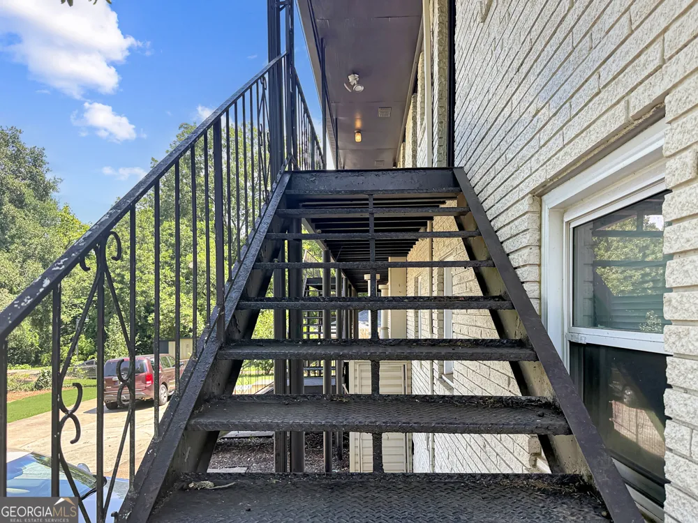 514 Clover DR Buford, GA 30518