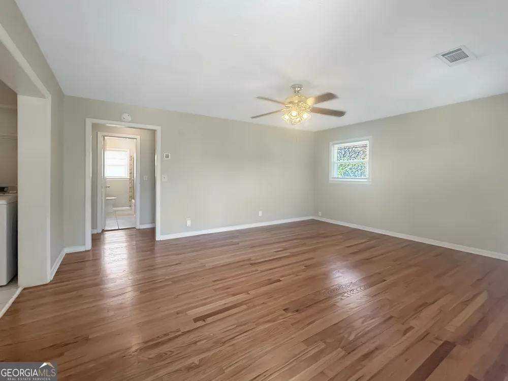 514 Clover DR Buford, GA 30518
