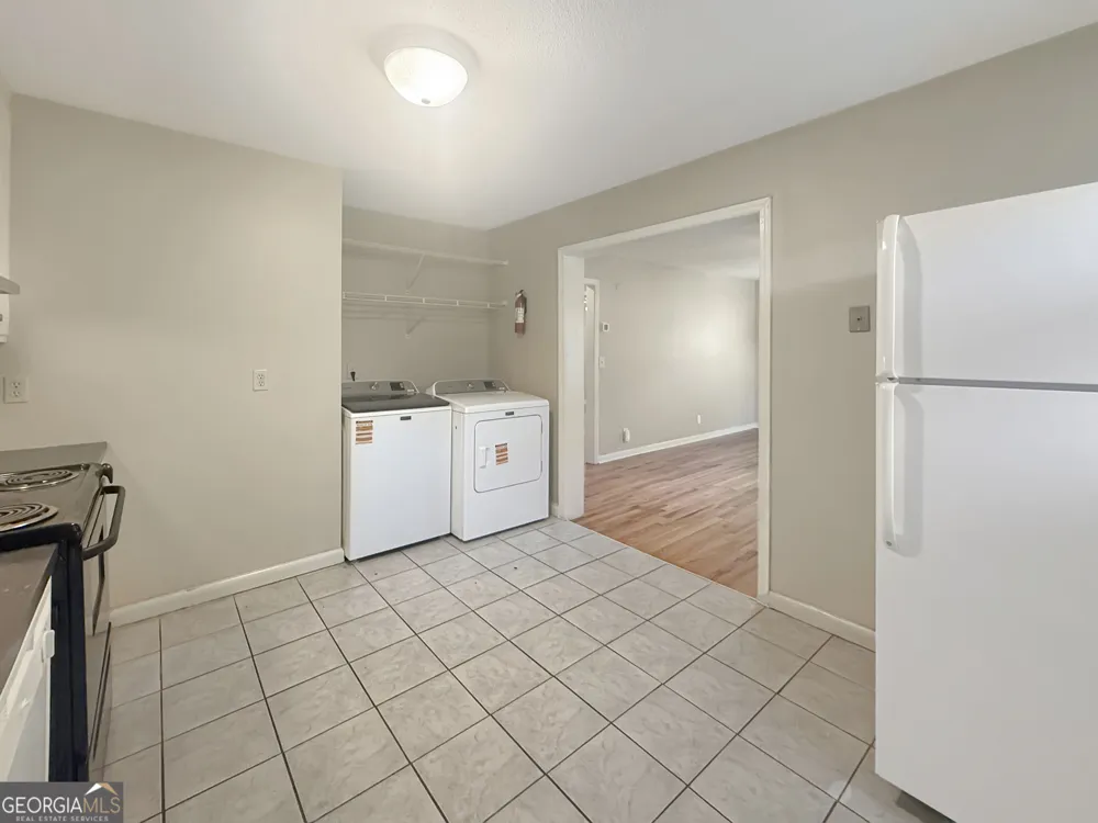 514 Clover DR Buford, GA 30518
