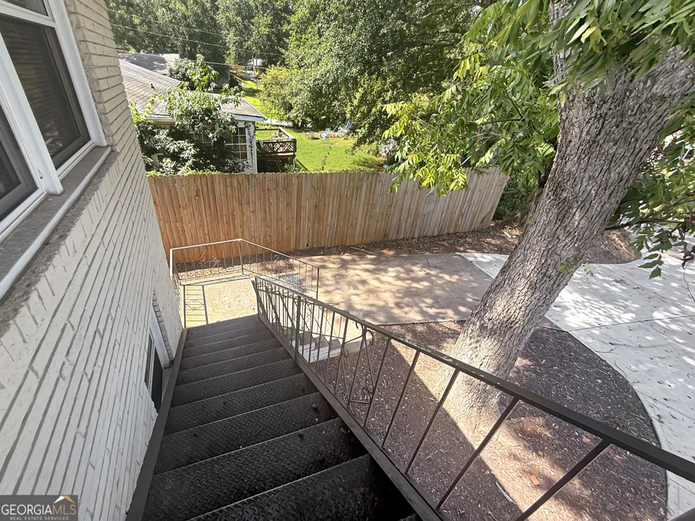 514 Clover DR Buford, GA 30518