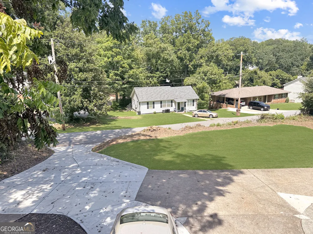 514 Clover DR Buford, GA 30518