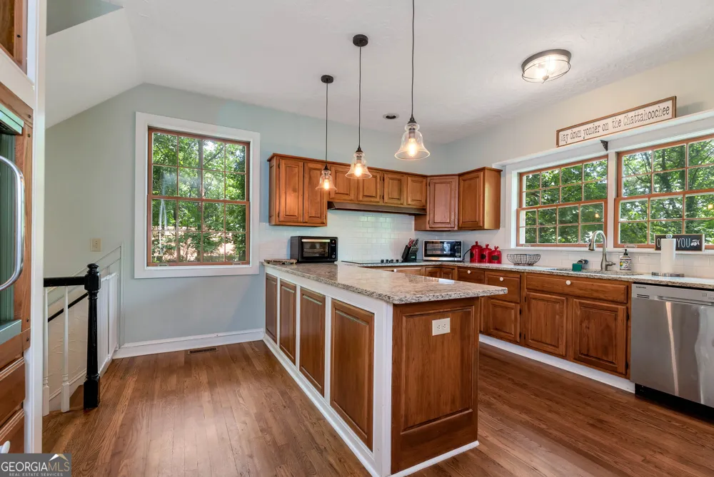 3978 Pine Shore CIR Gainesville, GA 30501