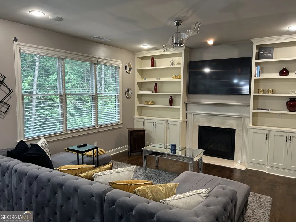 2215 COLLINS RIDGE DR Atlanta, GA 30318