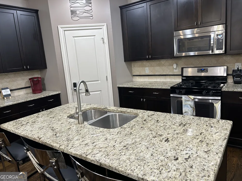 2215 COLLINS RIDGE DR Atlanta, GA 30318