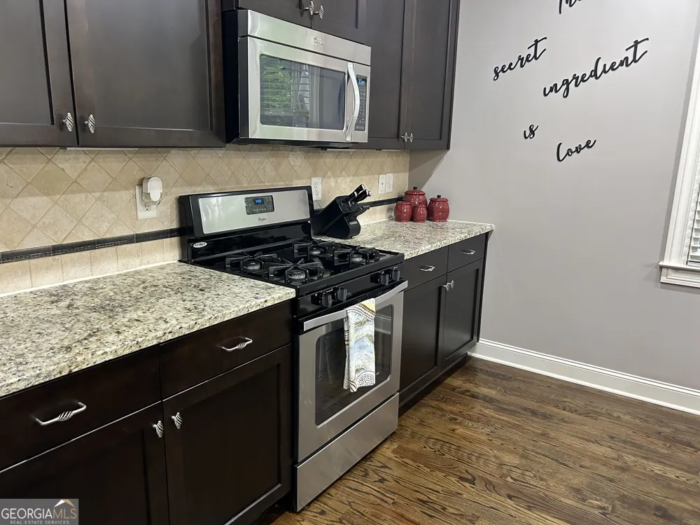 2215 COLLINS RIDGE DR Atlanta, GA 30318