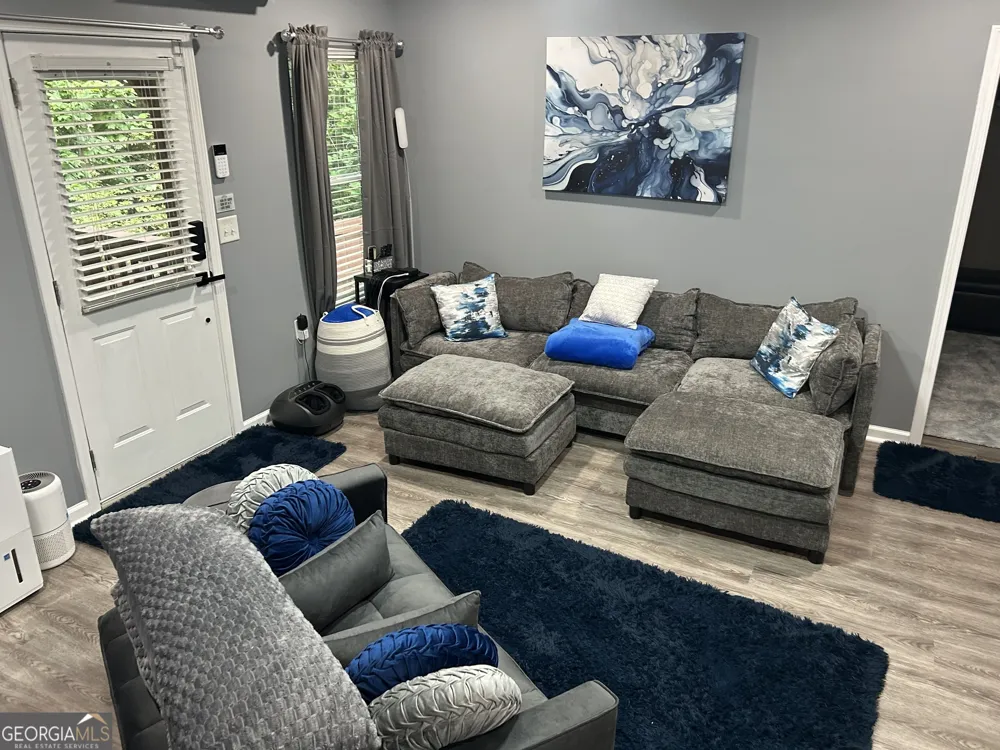 2215 COLLINS RIDGE DR Atlanta, GA 30318